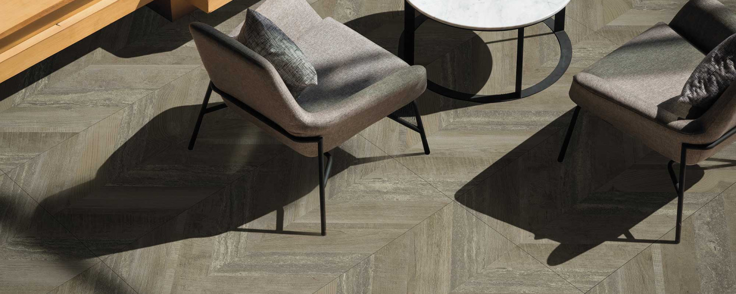 chevron_terraza_madera_roble_ceramica