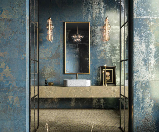 illusion_baño_azul_turquesa_dorado_metalico